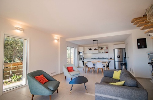 Monacia-d'Aullene House | Holiday Home 'Guetali Du Village' with Private Terrace, Wi-Fi and Air Conditioning