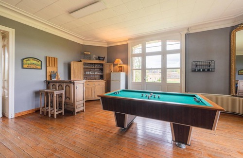 Pouru-Saint-Remy Villa | Holiday home adjoining a château.
