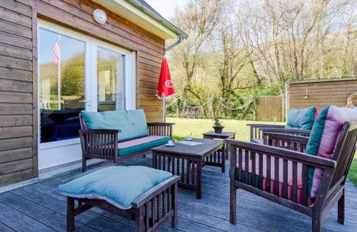 Saint-Laurent-sur-Mer House | Holiday Home Chez Laurette by Interhome