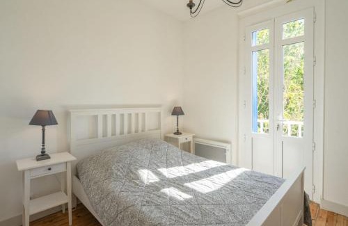 Saint-Palais-sur-Mer House | Holiday Home Jeanne d'Arc-1 by Interhome