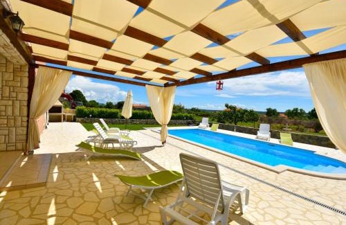 Tinj House | Holiday Home Frane by Interhome