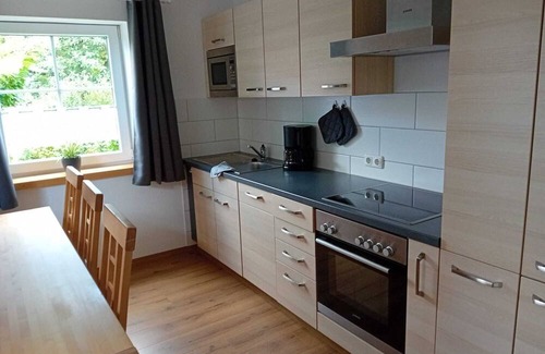 Rofingen House | Holiday Home 'Frieda' with Private Garden and Wi-Fi