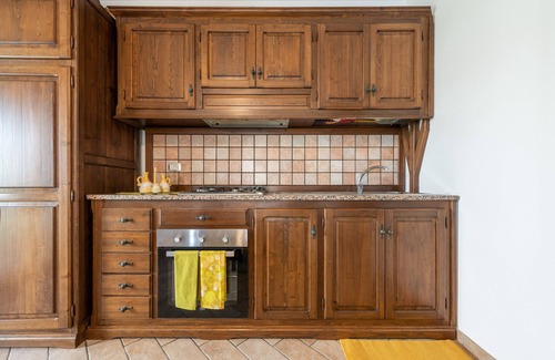 Pula House | Holiday Home 'Girasole' with Private Terrace, Garden and Air Conditioning