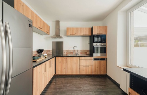 Beaussais-sur-Mer House | Holiday Home 'Gîte De La Tour' with Private Garden and Wi-Fi