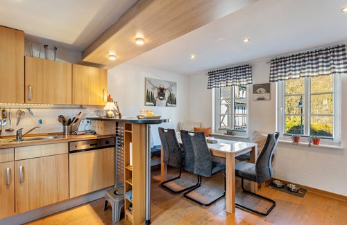 Bad Fredeburg House | Holiday Home 'Glücksschmiede' with Private Terrace and Wi-Fi