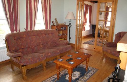 Valley House | Holiday Home Glenvale Cottage by Interhome