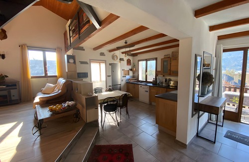 Pra Loup House | Holiday Home 'Grand Chalet Jourdan' with Mountain View, Private Terrace and Wi-Fi