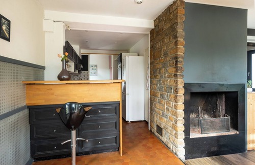 Coulogne House | Holiday Home 'Grande Maison Familliale' with Private Terrace, Private Garden and Wi-Fi