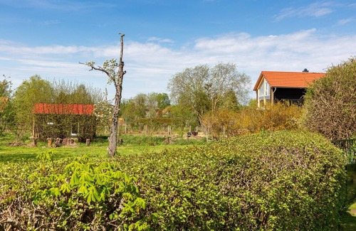 Neukalen House | Holiday Home 'Haus An Der Peene' with Private Terrace, Private Garden and Wi-Fi