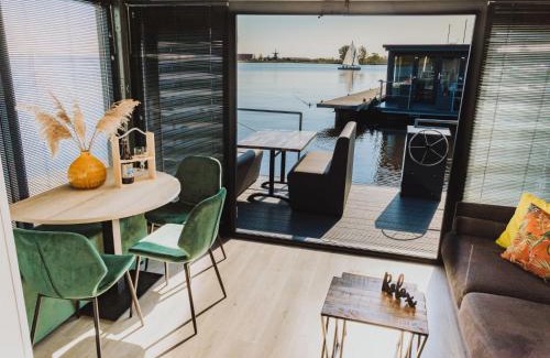 Municipality of Uitgeest House | Holiday Home Havenlodge by Interhome