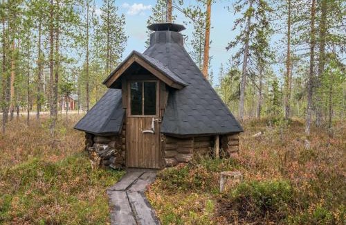 Lampivaara House | Holiday Home Henkari b by Interhome