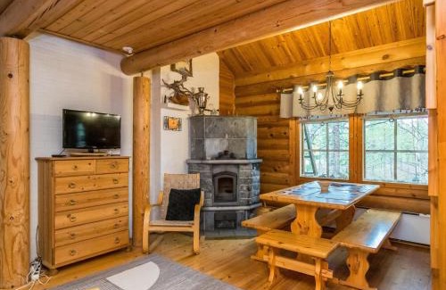 Lampivaara House | Holiday Home Henkari b by Interhome