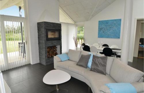 Lonstrup House | Holiday Home Hjørring With Fireplace 02