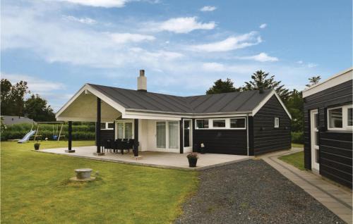 Lonstrup House | Holiday Home Hjørring With Fireplace 02