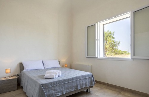 Digerbato House | Holiday Home 'Home Paradise' with Private Terrace, Wi-Fi and Air Conditioning
