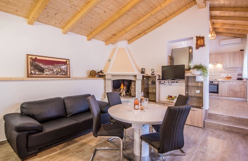 Barbariga House | Holiday Home Vodnjan with Pool & Sea