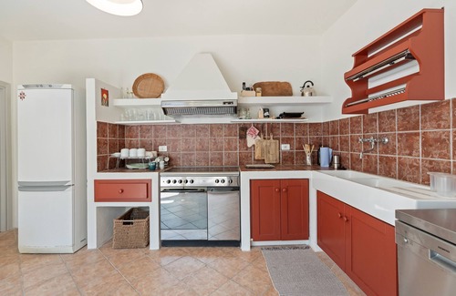 Tresnuraghes House | Holiday Home 'I Tre Nuraghi' with Mountain View, Wi-Fi and Air Conditioning