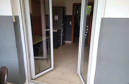 Birkesdorf House | Holiday Home 'Ihr Zuhause Auf Zeit' with Private Terrace, Balcony and Wi-Fi