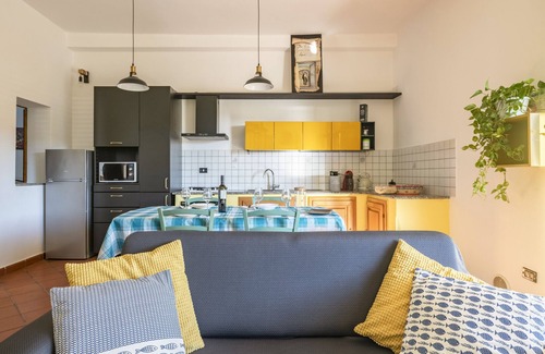 Bari Sardo House | Holiday Home "Il Giardino Vista Mare" with Sea View, Garden & Wi-Fi