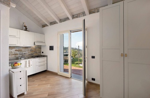 Pompeiana House | Holiday Home Il Nido with Sea View, Shared Pool & A/C