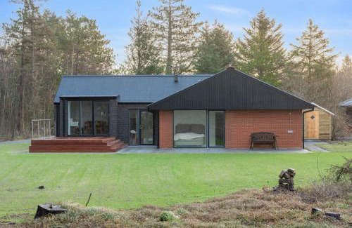Thyholm House | Holiday Home In 1St Row By The Limfjord