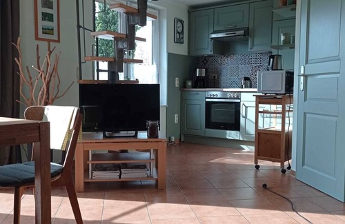 Dobin am See House | Holiday home in a beautiful garden, near the Baltic Sea and the state capital