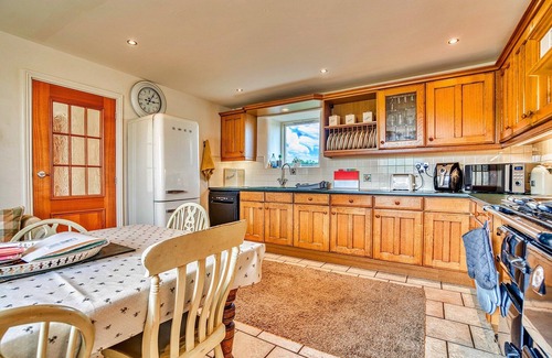 Newton Grange Cottage | Holiday Home in Ashbourne near Dovedale Trails