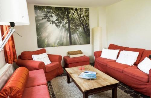 Hastiere-Lavaux House | Holiday Home in Ederbergland near Knebelsrod