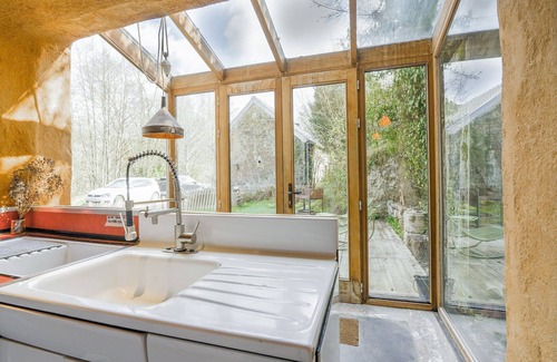 Tombeek House | Holiday Home in Philippeville with garden