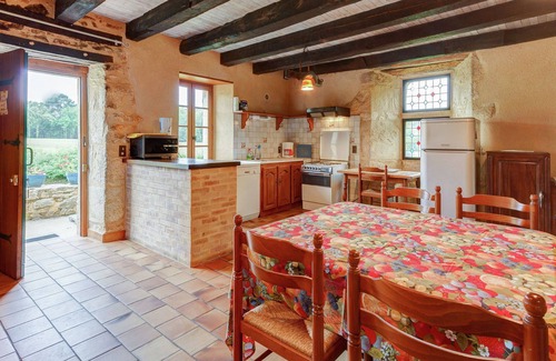 Montcabrier House | Holiday Home in Besse by Lake & Forest