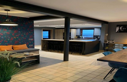 Bertrix House | Holiday Home in Betrrix with Garden