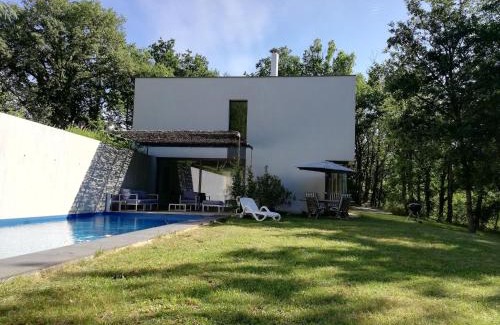 Boissieres House | Holiday Home in Boissières with Private Pool