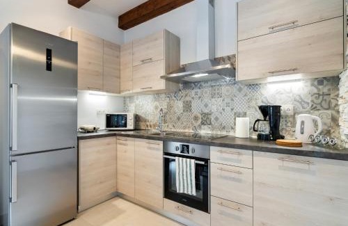 Lanisce House | Holiday Home in Buzet with Terrace