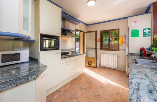 Can Picafort House | Holiday Home in Can Picafort with Pool