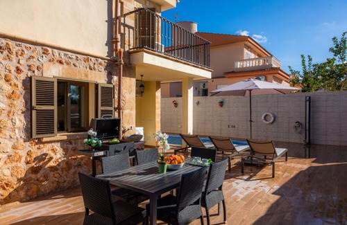 Can Picafort House | Holiday Home in Can Picafort with Pool