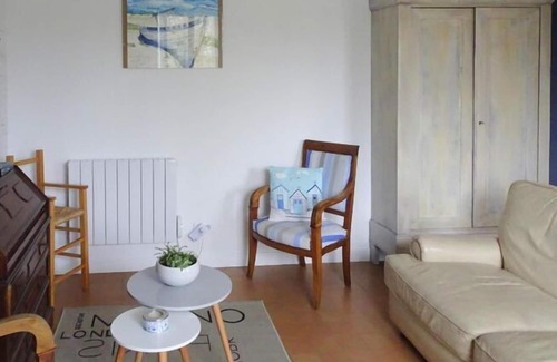 Mesnil-Val-Plage House | Holiday home in Criel sur Mer with balcony