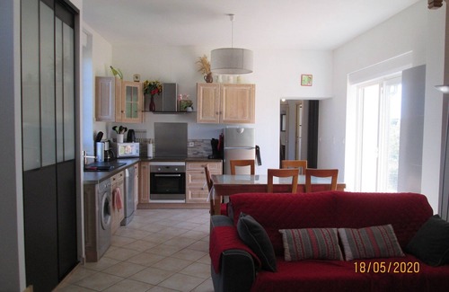 Crux-la-Ville House | Holiday Home in Crux-la-Ville near Lake