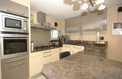 Carqueiranne House | Holiday Home in Carqueiranne by the Sea