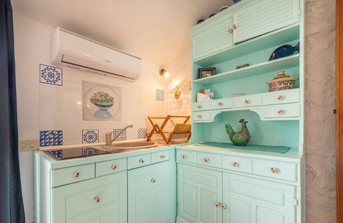 Carloforte House | Holiday Home in Central Location with Wi-Fi, Air Conditioning and Terrace