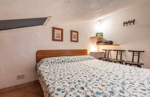 Carloforte House | Holiday Home in Central Location with Wi-Fi, Air Conditioning and Terrace