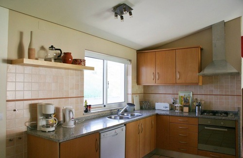 Covas House | Holiday Home in Covas with Pool and Nature