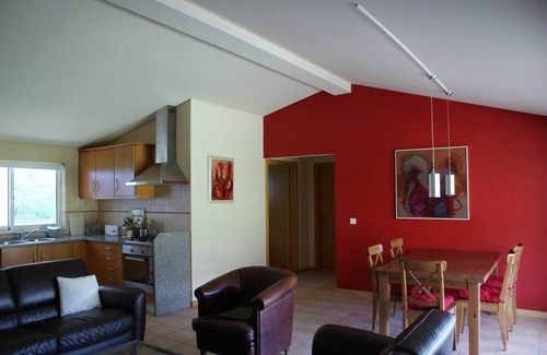 Covas House | Holiday Home in Covas with Pool and Nature