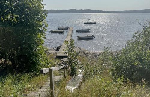 Dalskog House | Holiday home in Dalskog with a panoramic lake view
