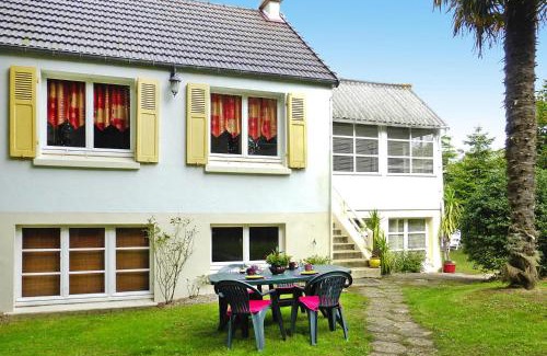 Denneville House | Holiday Home in Denneville near Sandy Beach