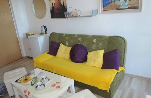 Dziwnowek Apartment | Holiday Home in Dziwnówek near Clean Beach