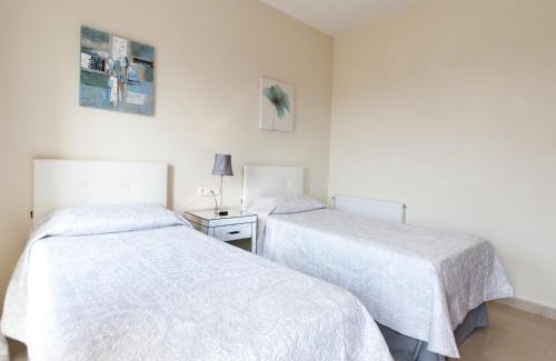 Palau-Saverdera House | Holiday Home in Empuriabrava with Private Pool