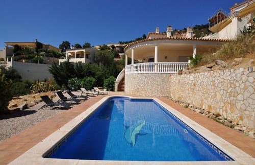 Palau-Saverdera House | Holiday Home in Empuriabrava with Private Pool