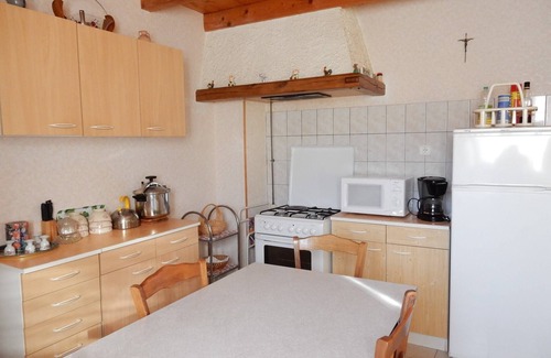 Esmoulieres House | Holiday Home in Esmoulières near Forest