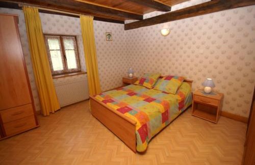 Esmoulieres House | Holiday Home in Esmoulières near Forest