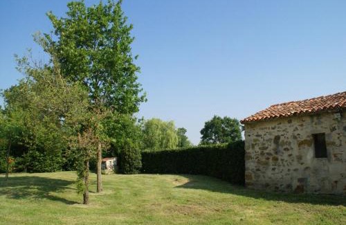Saint-Laurent-de-la-Salle House | Holiday Home in Saint-Laurent-de-la-Salle with Pool